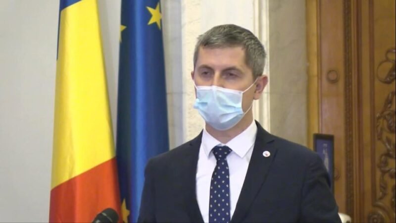 Vicepremierul Dan Barna a anunţat că miercuri se va vota eliminarea pensiilor speciale ale parlamentarilor