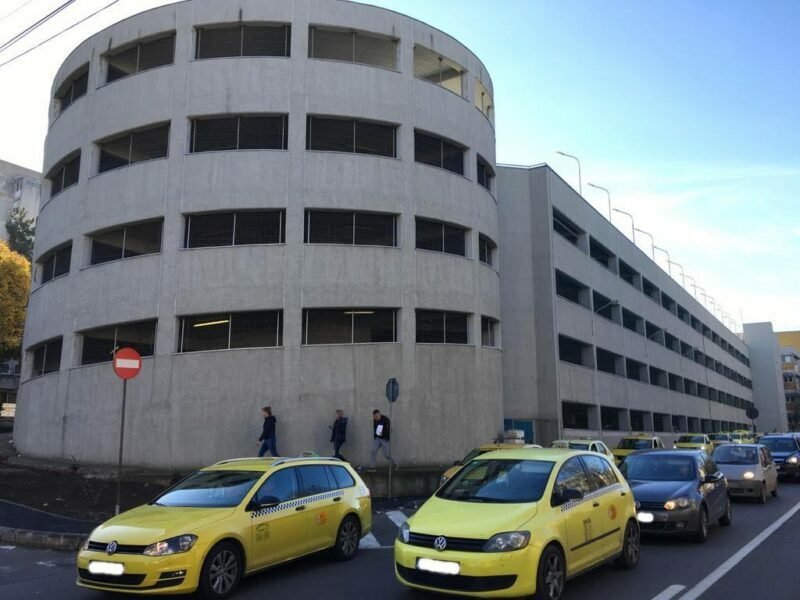 Pre-acord de finanțare cu BERD pentru construirea de parcări supraetajate și îmbunătățirea iluminatului public în Constanța. Proiectul a fost adoptat în Consiliul Local