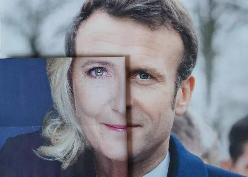 Alegeri prezidențiale în Franța: Emmanuel Macron şi Marine Le Pen în turul al doilea