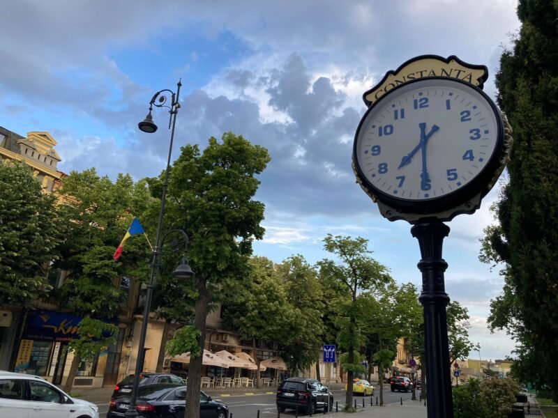 Primăria Constanța susține că până la finalul săptămânii vor fi montate cele 13 ceasuri stradale