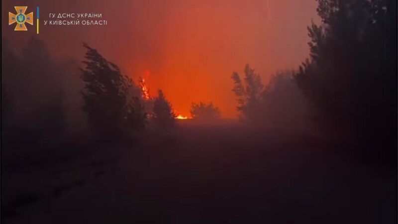 ANM: Norul de fum din zona Cernobîl se deplasează către sud-vestul Ucrainei și nordul Mării Negre