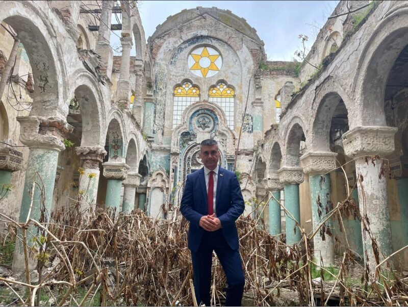 Ambasadorul Israelului în România, David Saranga, a vizitat ruinele sinagogii din Constanța: „Până în anul 2000 se mai țineau rugăciuni în sinagogă”