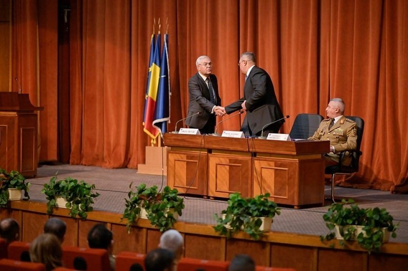 Ministrul Apărării, Angel Tîlvăr, a fost investit în funcție