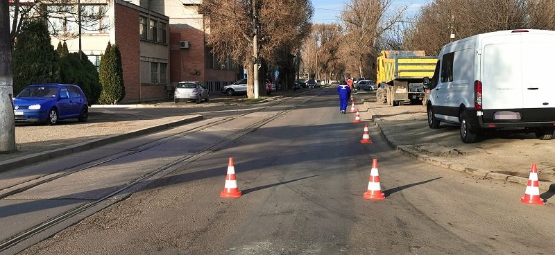 Restricții de trafic! Încep lucrările de asfaltare a carosabilului pe strada Celulozei din zona Industrială