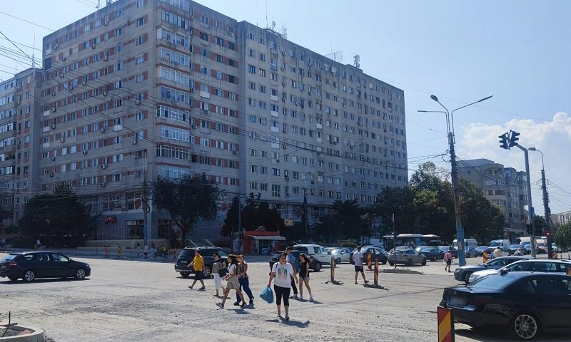 Semafoarele din intersecția de la Casa de Cultură, repuse în funcțiune