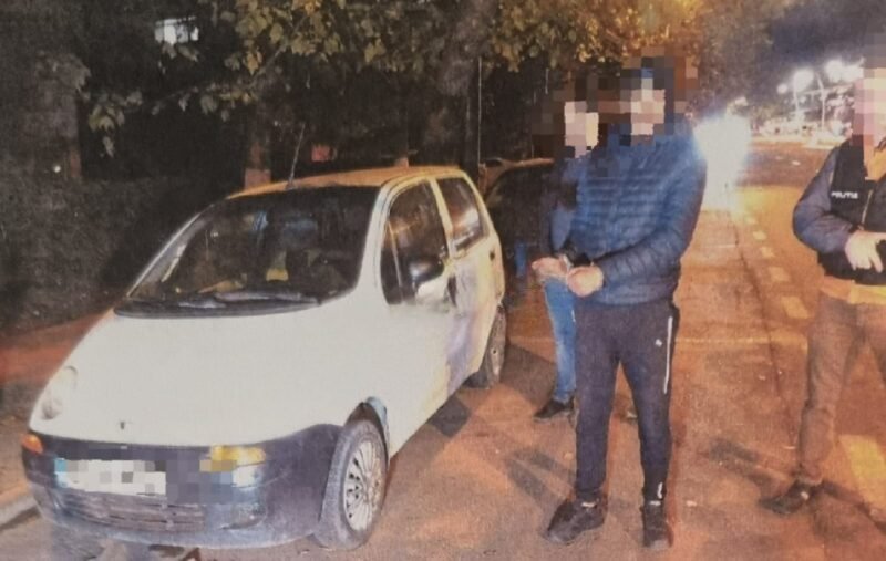 Un tânăr de 21 de ani a furat mai multe maşini parcate din Constanţa, s-a plimbat cu ele şi apoi le-a abandonat. Bărbatul nu deţine permis de conducere