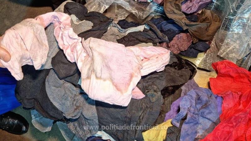 Anchetă a procurorilor: peste 600 de tone de deșeuri au intrat prin Portul Constanța și urmau să fie vândute ca haine second-hand
