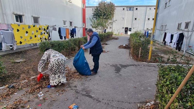 Acțiune de igienizare în cartierul Henri Coandă din Constanța