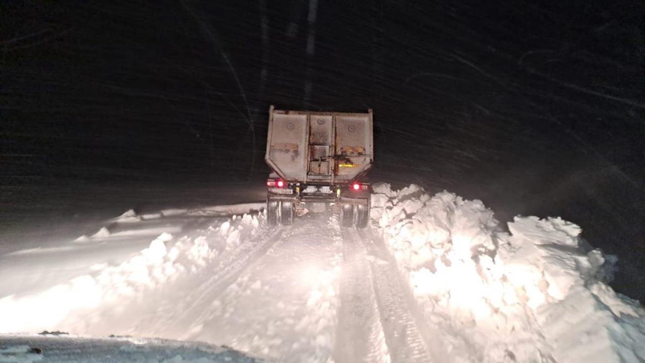 (FOTO/VIDEO) A nins în județul Constanța! Angajații de la Drumuri Județene au acționat în zona Băneasa – Șipote