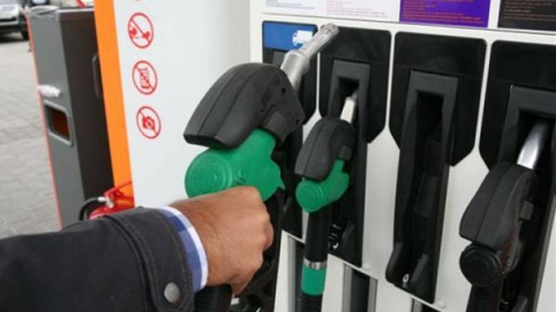 Motorina și benzina se scumpesc de la 1 ianuarie. Cu cât cresc prețurile