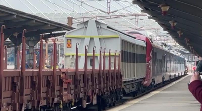(VIDEO) Primul tren electric produs de Alstom în Polonia pentru a fi livrat României a ajuns în Gara de Nord
