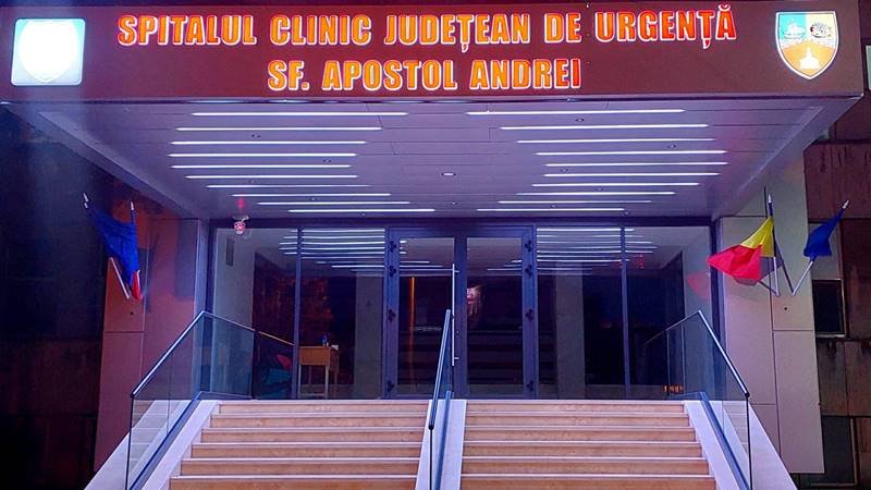 Doi dintre asistenții medicali de la Morga Spitalului Județean Constanța, plasați sub control judiciar. Cel de-al treilea, arestat preventiv – Avocat: „Suma primită poate fi catalogată drept cadou sau donație”