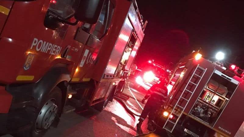 Incendiu la un apartament din Constanta. 40 de persoane s-au autoevacuat: două femei primesc îngrijiri medicale la fața locului