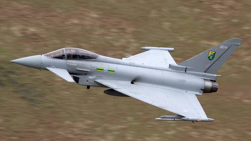 Aeronave Eurofighter Typhoon vor survola zona din apropierea Falezei Cazinoului, de Ziua Constanței