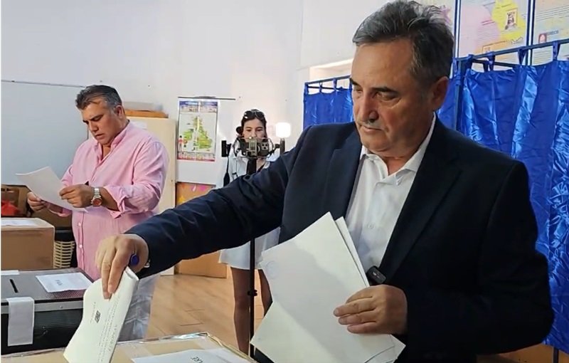 Şi Mihai Lupu a votat. “Am votat împotriva grupurilor de interese. Îi invit pe toţi cetăţenii să vină la vot”
