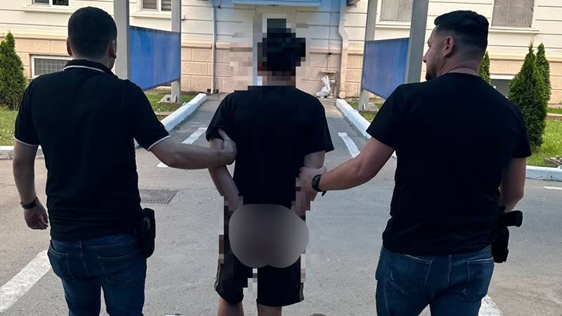 CONSTANȚA. Adolescent de 14 ani reținut după ce ar fi tâlhărit un bărbat, în plină stradă