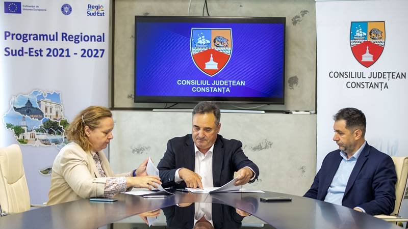 A fost semnat contractul pentru reabilitarea, modernizarea și dotarea Palatului Administrativ Constanța