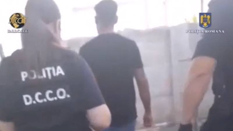 (VIDEO) Bărbat arestat după ce ar fi determinat, prin violență, două fete de 15 și 16 ani să se prostitueze în diverse locații din Constanța și din țară