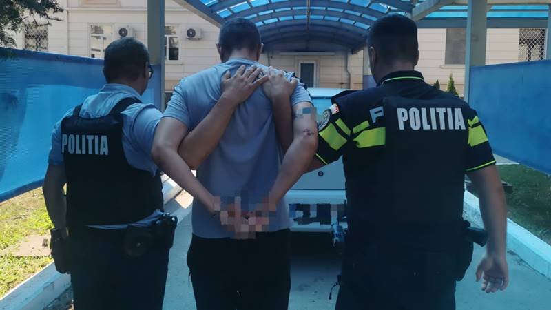 CONSTANȚA. Scandalagiu amendat de către polițiști cu 9.500 de lei și internat la Psihiatrie la Palazu