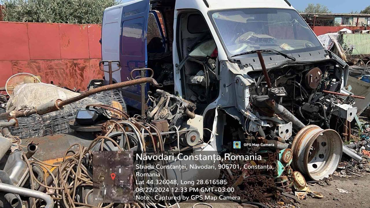 (FOTO) Centru de colectare a fierului vechi din Năvodari, amendat cu 50.000 de lei de către Garda de Mediu