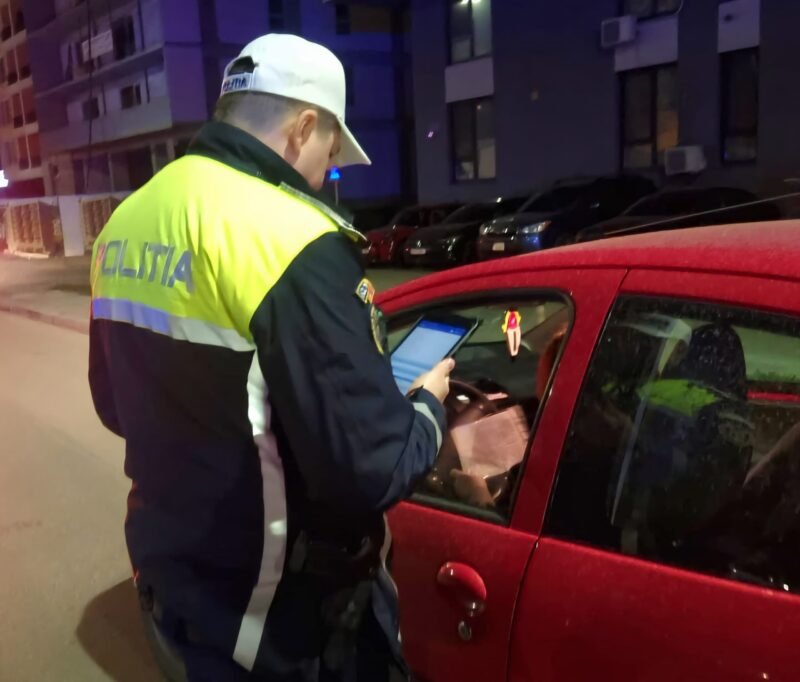 400 de poliţişti constănţeni au făcut controale în weekend. 35 de şoferi au rămas fără permis, au fost aplicate peste 900 de amenzi