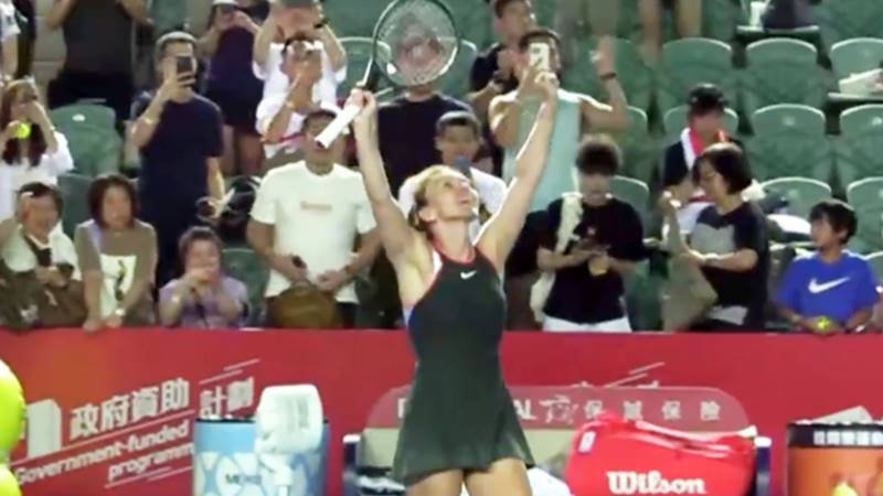 Simona Halep a revenit cu victorie după o pauză de patru luni: „Sentimentul este unul plăcut, chiar dacă mă simt foarte obosită”