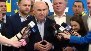 Bolojan: Crin Antonescu este în continuare, din punctul de vedere al PNL, candidatul Coaliţiei pentru alegerile prezidenţiale din 2025