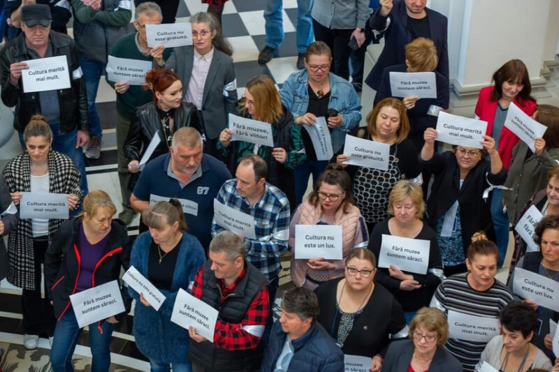 Federaţia CulturMedia pregăteşte proteste: “Angajaţii din domeniile Cultură şi Presă devin iarăşi bătaia de joc a guvernanţilor”