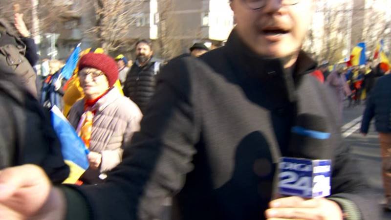 (VIDEO) Jurnaliști ai Digi24, agresați și înjurați de susținătorii lui Călin Georgescu, la manifestația din Parcul Tineretului