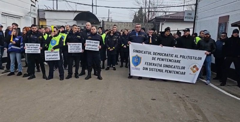 Protest la Penitenciarul Constanța-Poarta Albă împotriva tăierilor salariale. Activitatea unității este grav afectată: Sunt bucătari, secretari, șoferi care fac pază