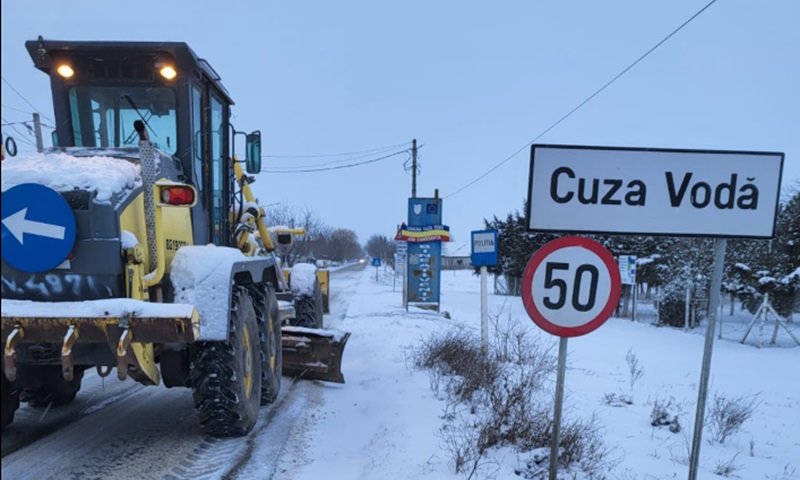 Peste 290 de tone de material antiderapant au fost împrăştiate pe drumurile din judeţul Constanţa. La această oră, nu sunt probleme deosebite