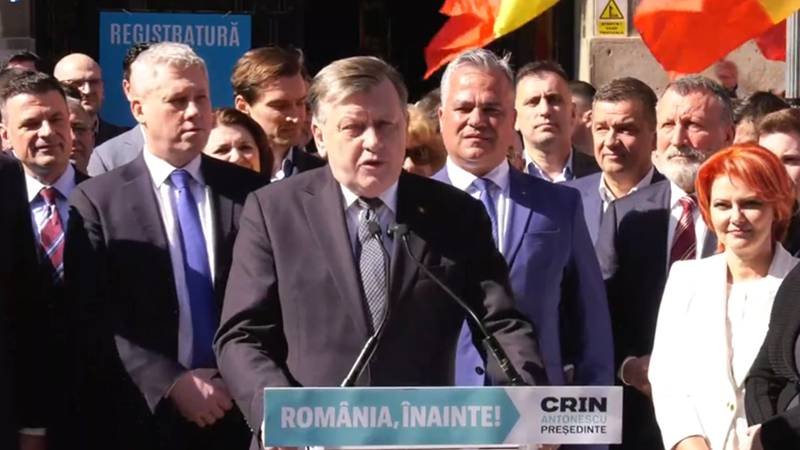 CCR dezbate contestațiile față de candidatura lui Crin Antonescu. El e acuzat de susținerea cultului legionar și tentativă de lovitură de stat