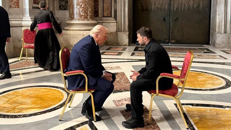 Zelenski a avut o întâlnire „foarte productivă” cu Trump la Roma, în timpul funeraliilor Papei Francisc
