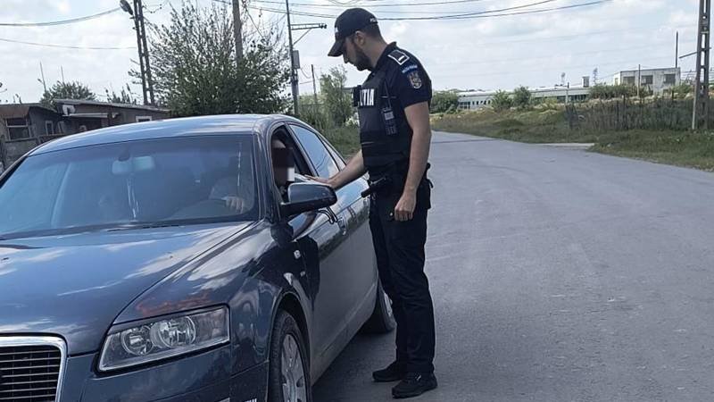 Acțiuni desfășurate de polițiștii municipiului Medgidia: au fost legitimate peste 120 de persoane și verificate 100 de vehicule – amenzi de aproape 20.000 de lei