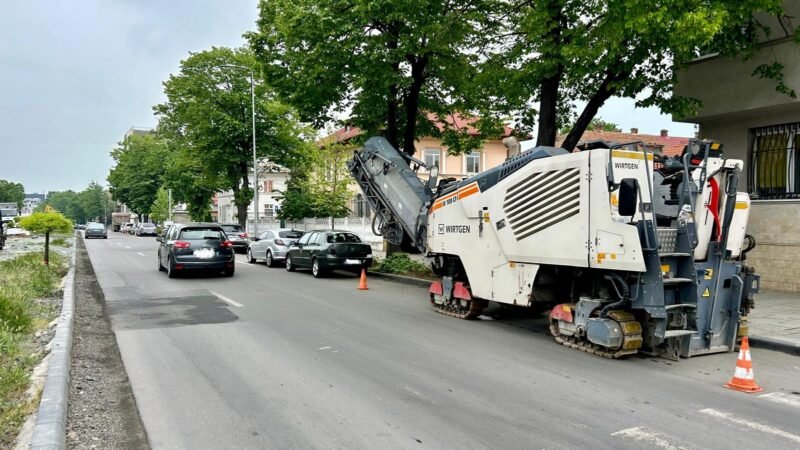 Atenție, șoferi! Se decopertează carosabilul pe bulevardul Mamaia, între străzile Patriei și Ion Rațiu – restricții parțiale de trafic