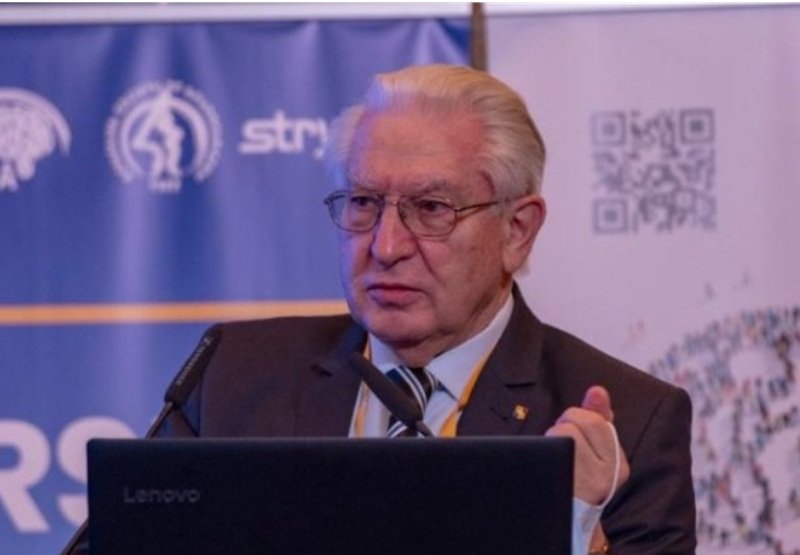 Alimentul interzis vara pentru a ne proteja creierul. Avertismentul profesorului Vlad Ciurea