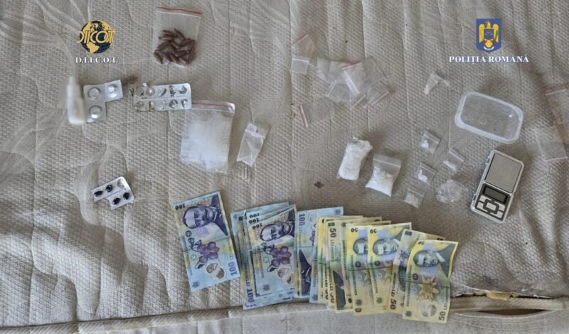 CONSTANȚA. 9 traficanți de droguri au fost reținuți – cel mai tânăr are 17 ani! Ce au găsit polițiștii la percheziții