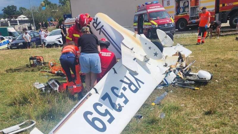 Un avion de mici dimensiuni s-a prăbușit la Orăștie: pilotul a murit, iar însoțitorul este grav rănit