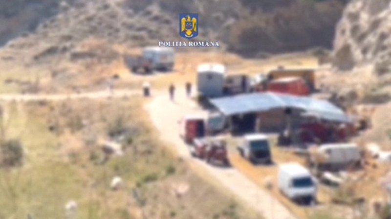 (VIDEO) Flagrant pe malul Dunării. Contrabandiști prinși cu focuri de armă: mii de litri de combustibil și echipamente confiscate după percheziții