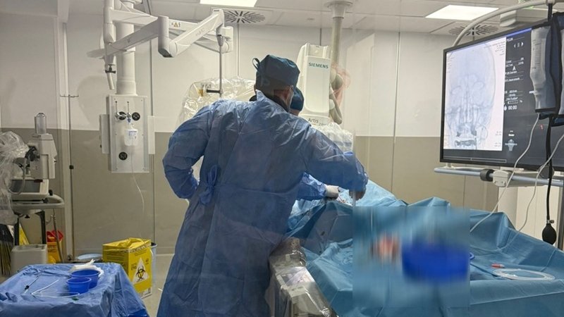 (FOTO) Premieră medicală absolută la Constanța! A fost realizată prima trombectomie cerebrală din istoria județului
