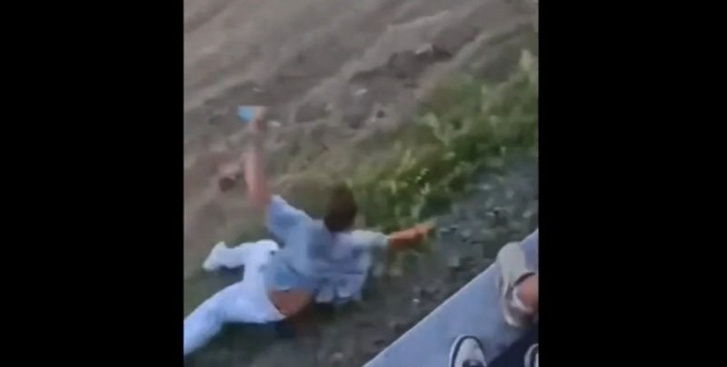 Adolescent filmat sărind dintr-un tren în mers, în apropierea stațiunii Costinești: „Distracție” periculoasă pentru like-uri