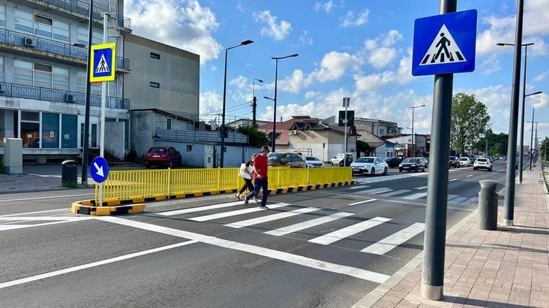 CONSTANȚA. Un nou scuar median a fost amenajat la trecerea de pietoni situată pe Șoseaua Mangaliei, în zona DSVSA