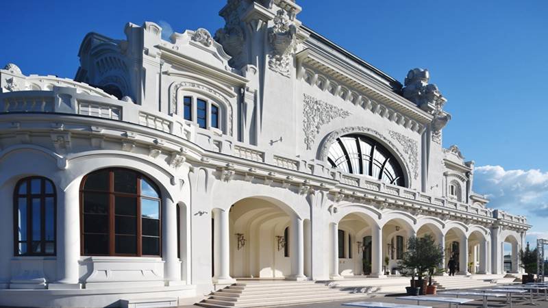Cazinoul din Constanţa, vizitat de mai mult de 170.000 de persoane în doar patru luni de la redeschidere. Un nou program de vizitare de la 7 octombrie