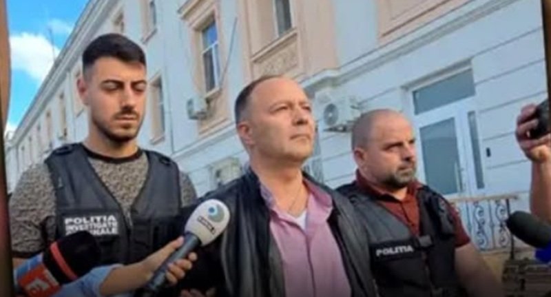 CONSTANȚA. Profesorul de religie care este şi preot a fost reţinut de DIICOT – percheziții la casa bărbatului