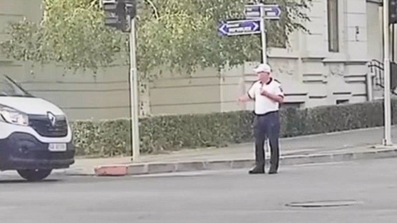 (VIDEO) Șeful Biroului Rutier Medgidia, acuzat de abuz: ar fi trimis un agent să dirijeze traficul, în timp ce alt echipaj avea misiunea de a-l supraveghea – Reacția IPJ Constanța