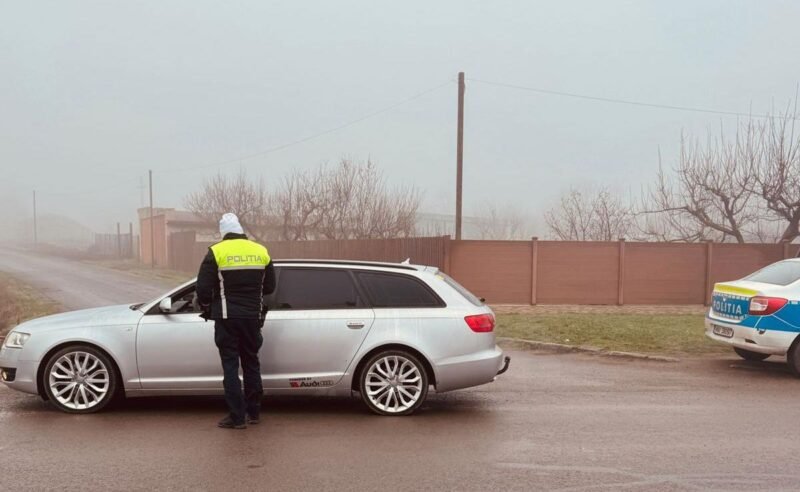 Acțiune a polițiștilor constănțeni în zona trecerilor la nivel cu calea ferată. Zeci de amenzi, 21 de șoferi au rămas fără permis