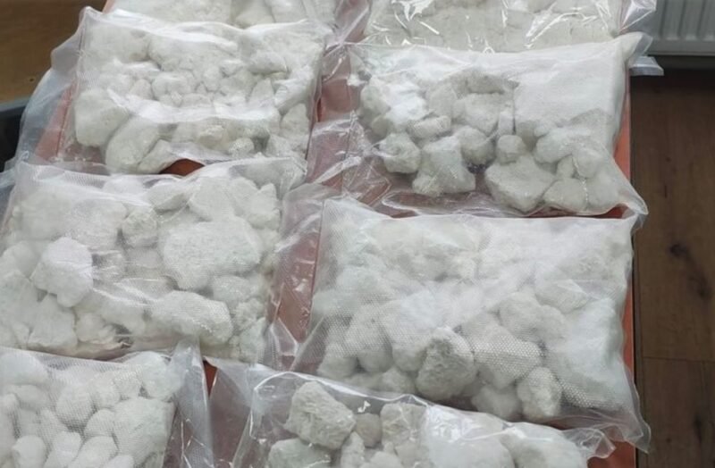 Olandez prins în București cu 12 kilograme de „drog zombie”. Substanța era adusă printr-o firmă internațională de transport