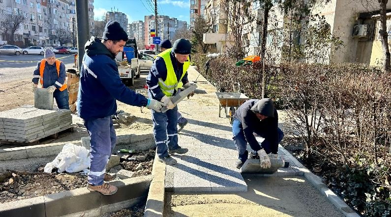 FOTO Strada Dezrobirii din Constanța intră în reabilitare completă