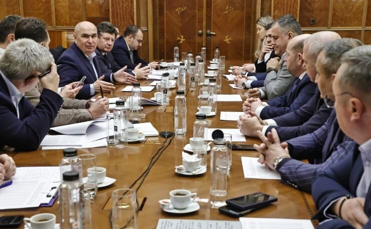 Bolojan pune presiune pe Parlament. Asumarea răspunderii pentru reforma administrației și măsuri economice înainte de 1 februarie