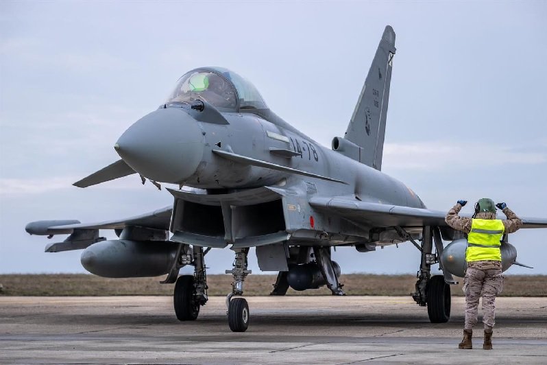 Exercițiu aerian NATO. Trei avioane de luptă spaniole au ajuns la baza NATO de la Mihail Kogălniceanu